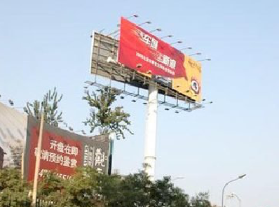 兰坪户外广告怎么做才能让人一眼记住？